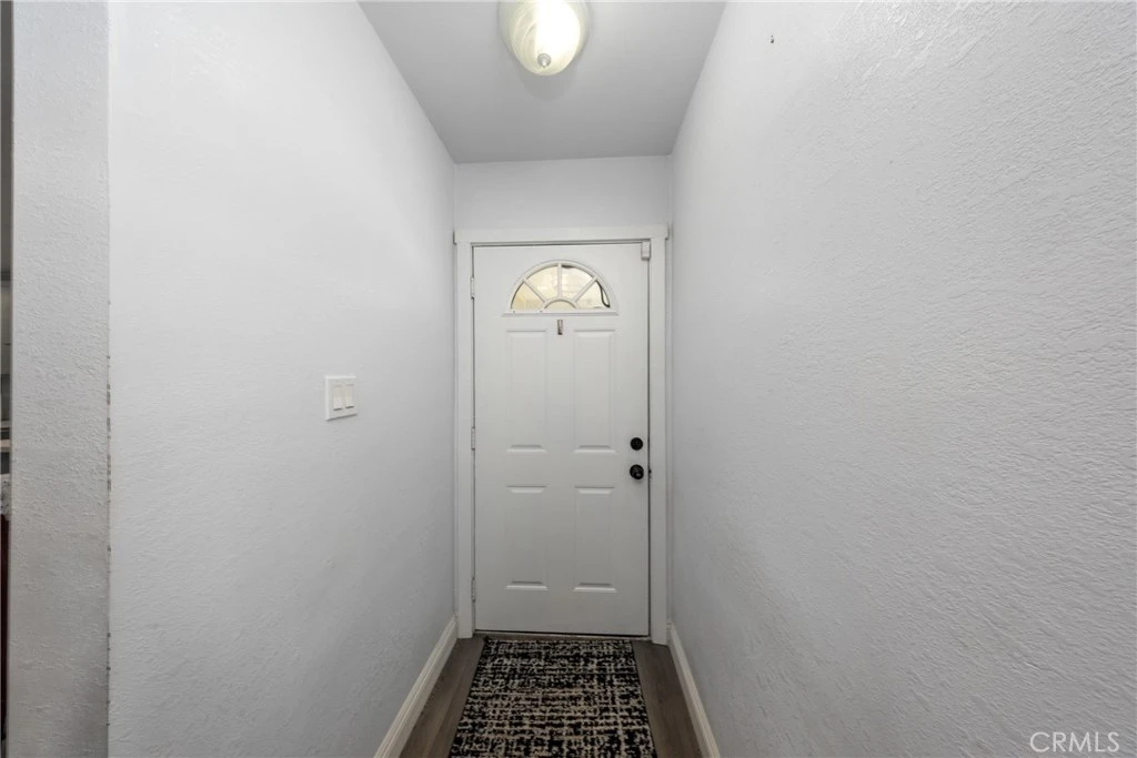 Interior 4