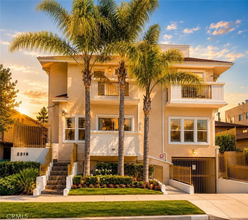 2318 N Fairview Street 101