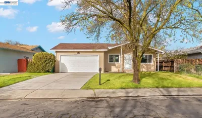 7025 Kermit Ln photo 2