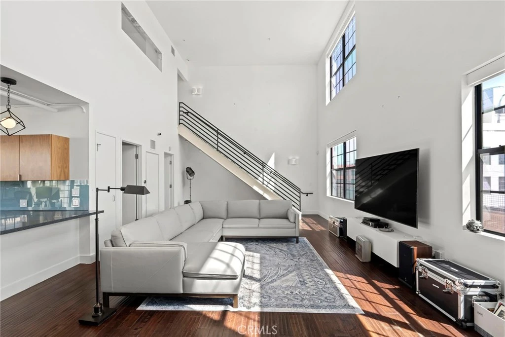 Interior 4