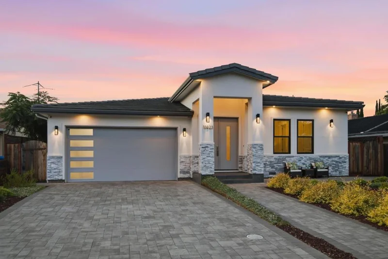 Photo 2 of 18823 Casa Blanca Lane