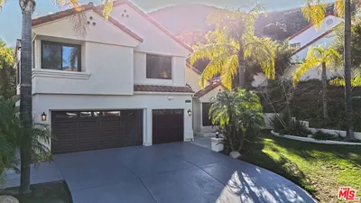 5566 Spring Hill Court photo 2