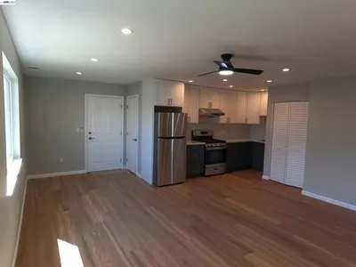 722 Foothill Blvd photo 2