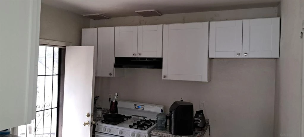 Interior 3