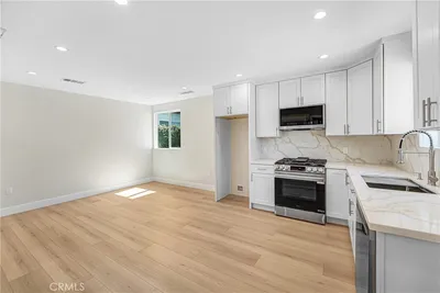 6724 Katherine Avenue photo 2