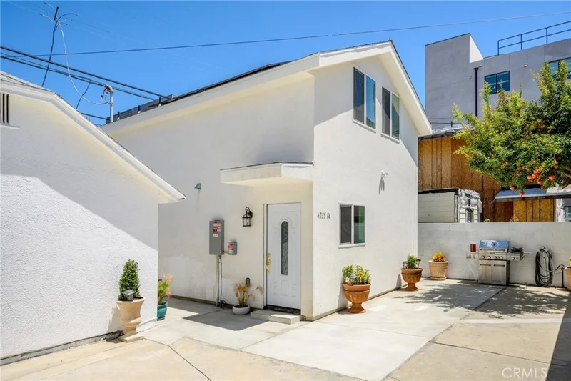 6235 Banner Avenue 1/4