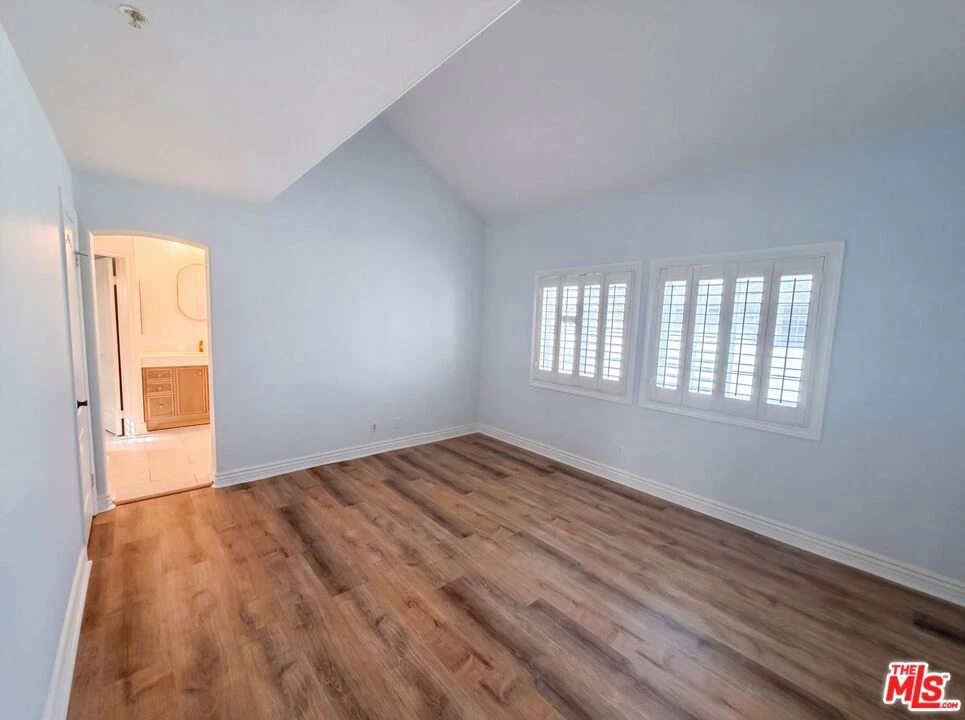 Interior 3