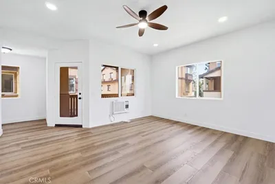 511 N Lark Ellen H photo 2