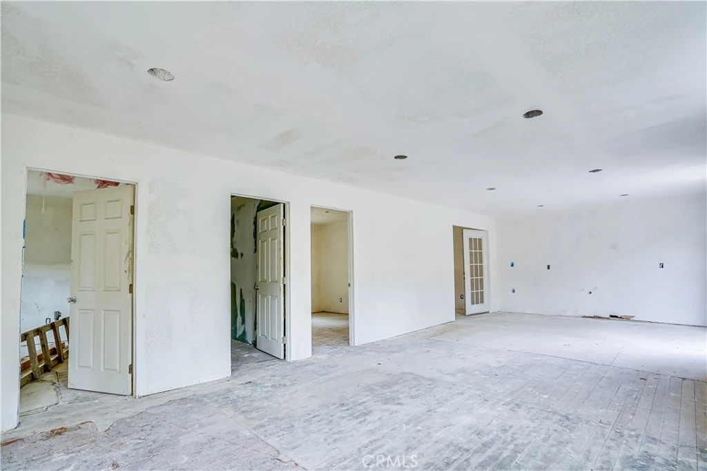 Interior 3