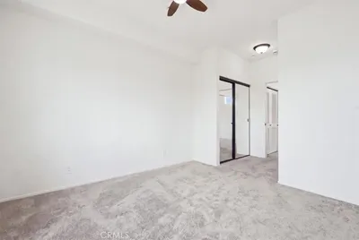 511 N Lark Ellen E photo 2