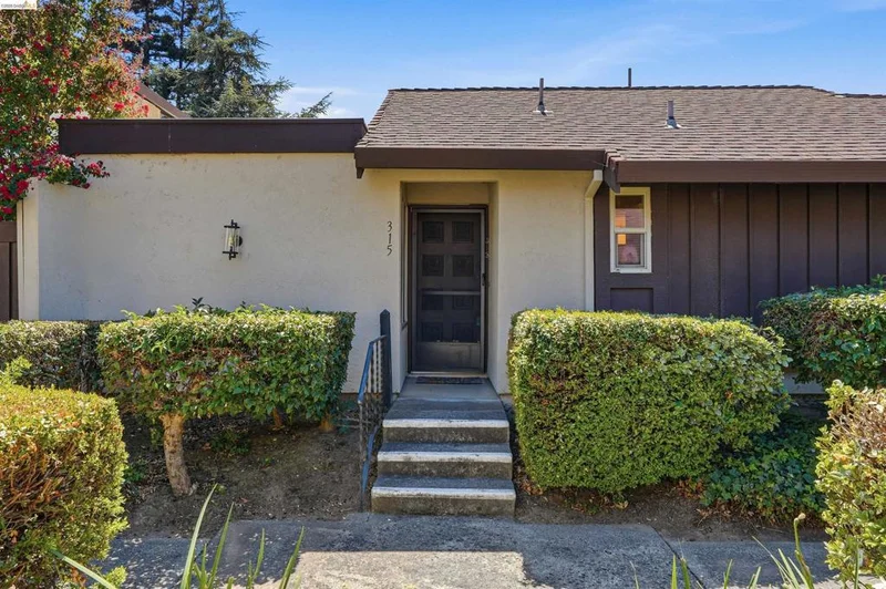 315 Creekview Ct