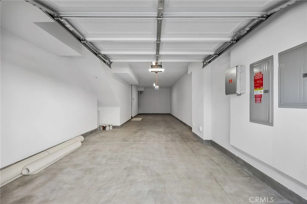 Interior 4