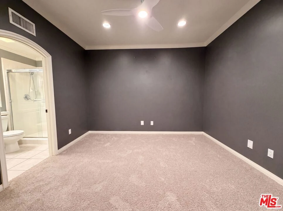 Interior 3