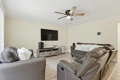 1328 IRIS Avenue 2 photo 2