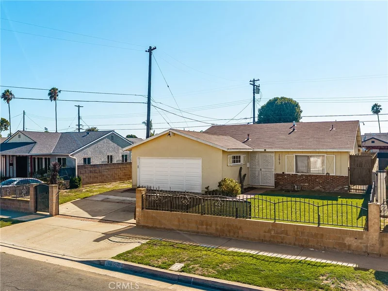 Photo 2 of 15613 S Visalia