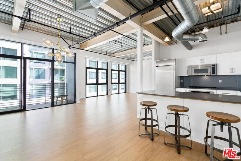 330 W 11th Street 607