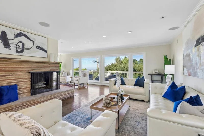 Photo 2 of 1512 Alturas Drive