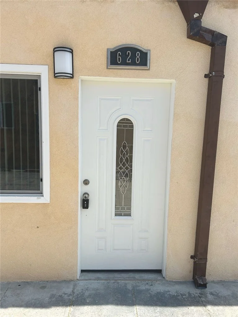 628 W 59th Place