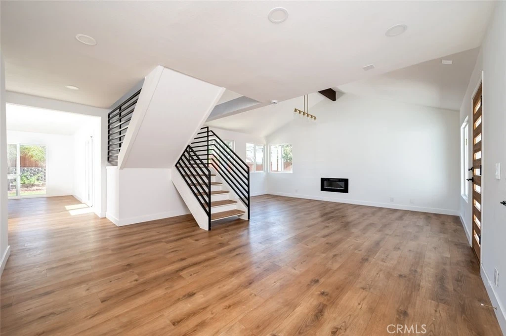 Interior 4