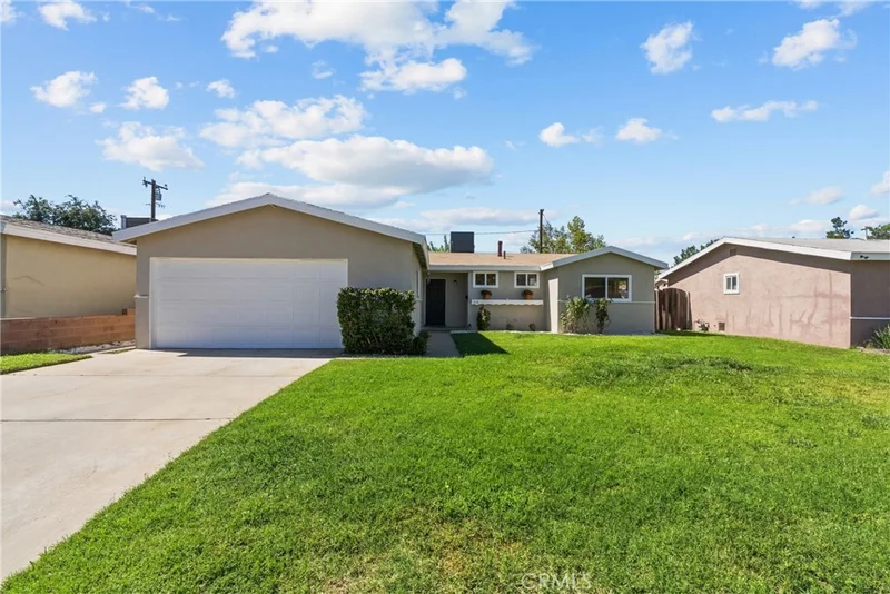 512 E Lingard photo 2