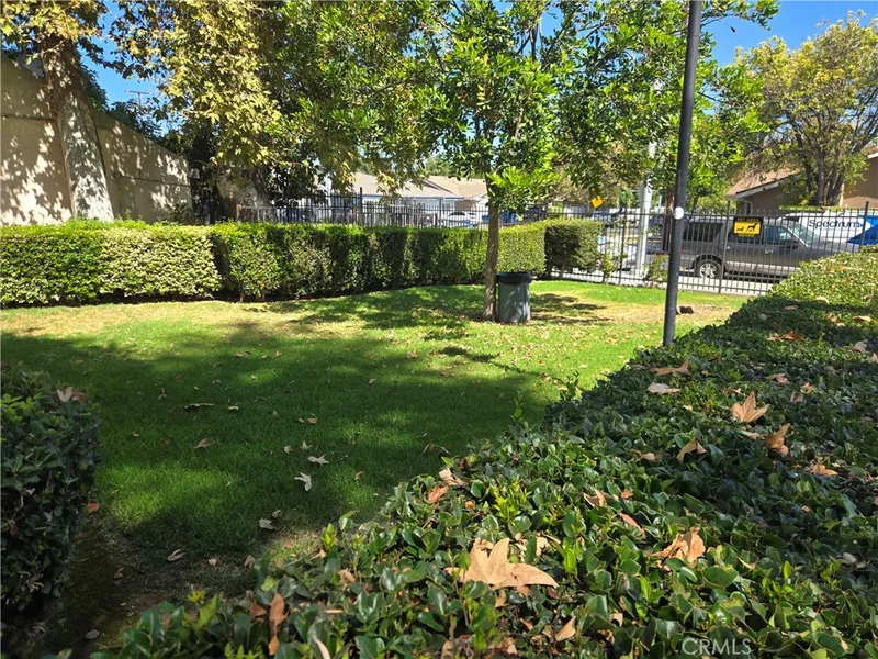 7641 Reseda 120 photo 2