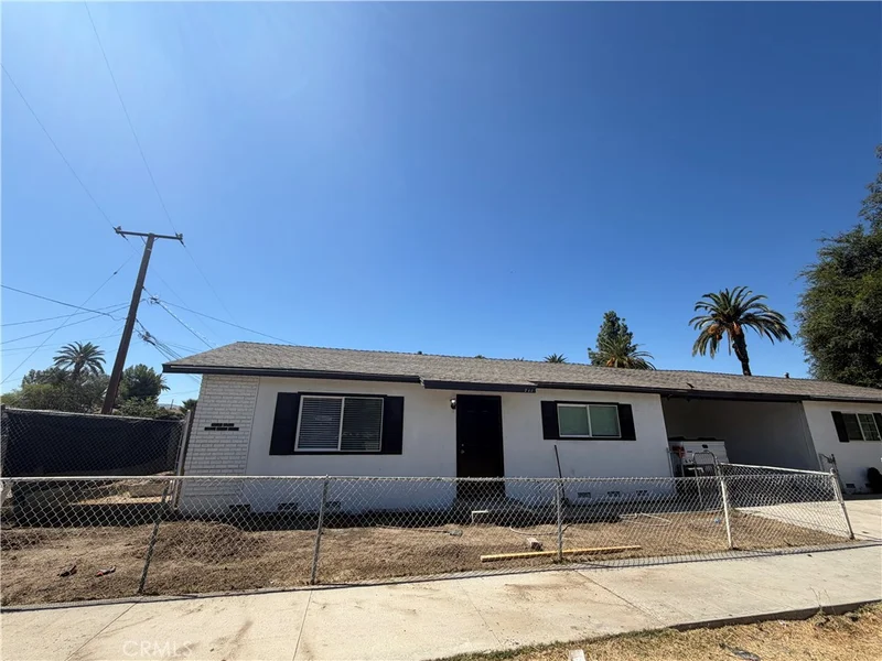 711 E Oakland