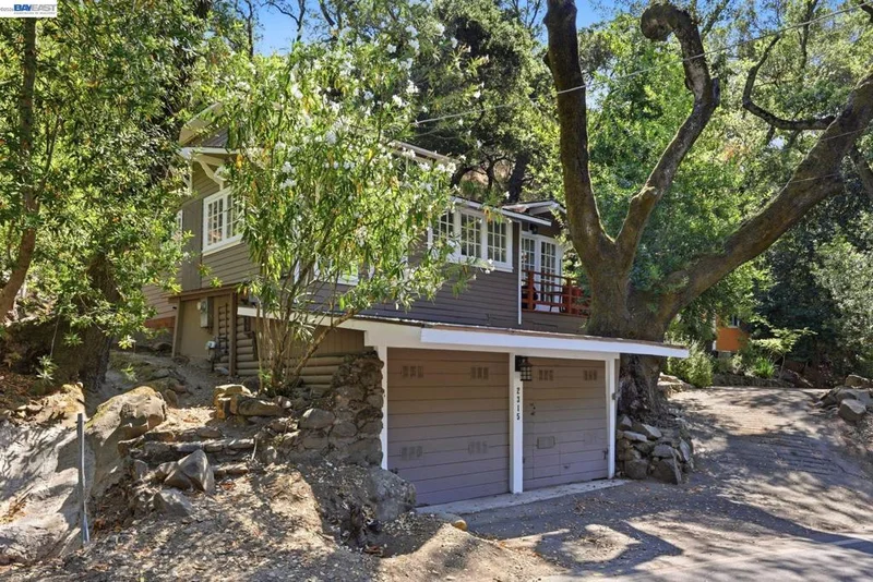 Photo 2 of 2315 Kilkare Rd