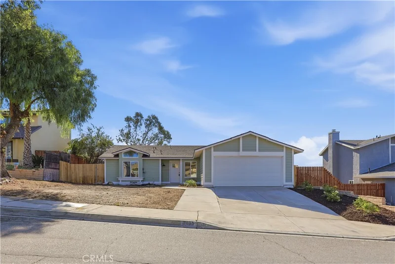 6405 N Ventura Avenue photo 2