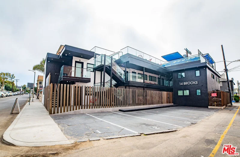 14 Brooks Avenue 2