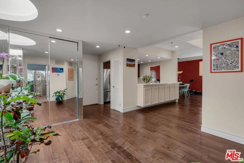 Interior 3
