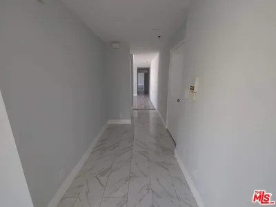 1844 Thayer Avenue 102 photo 2