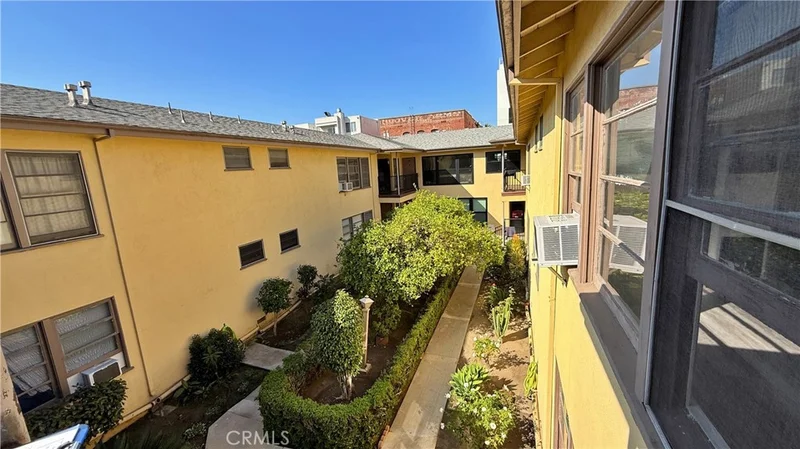 337 S Occidental Boulevard 12 photo 2