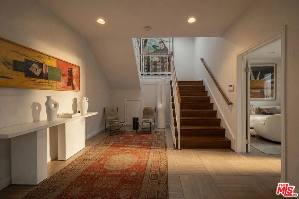 Interior 3