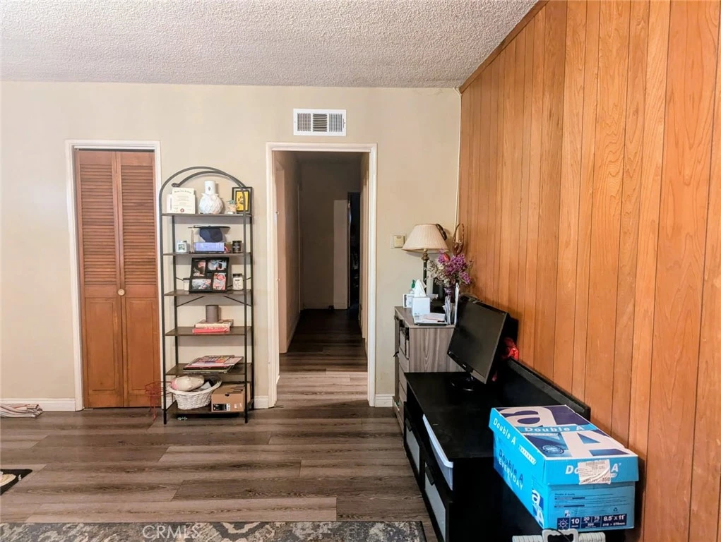 Interior 4