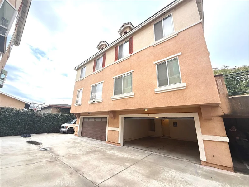 3317 Del Mar Ave C