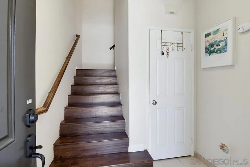 1523 Laurel Grove Dr 1 photo 2