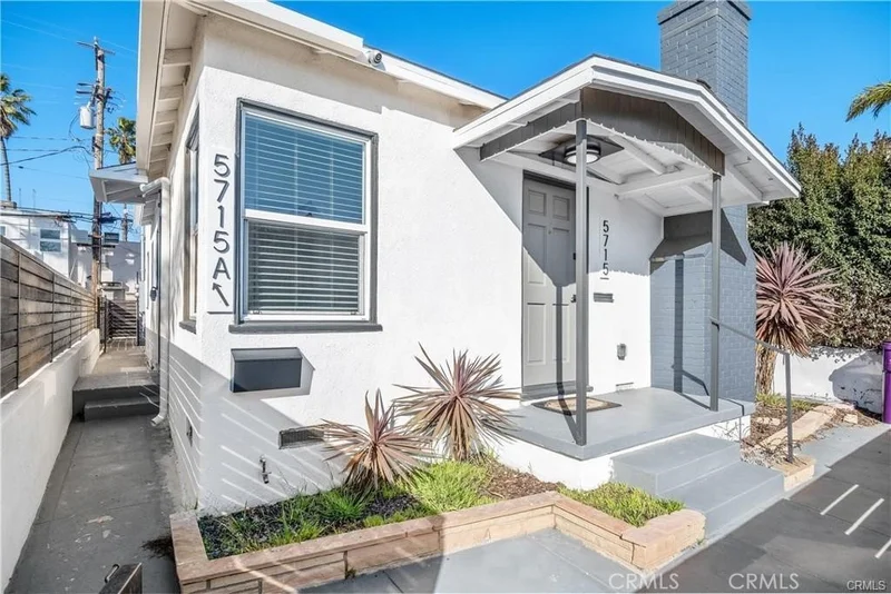 5715 Campo photo 2