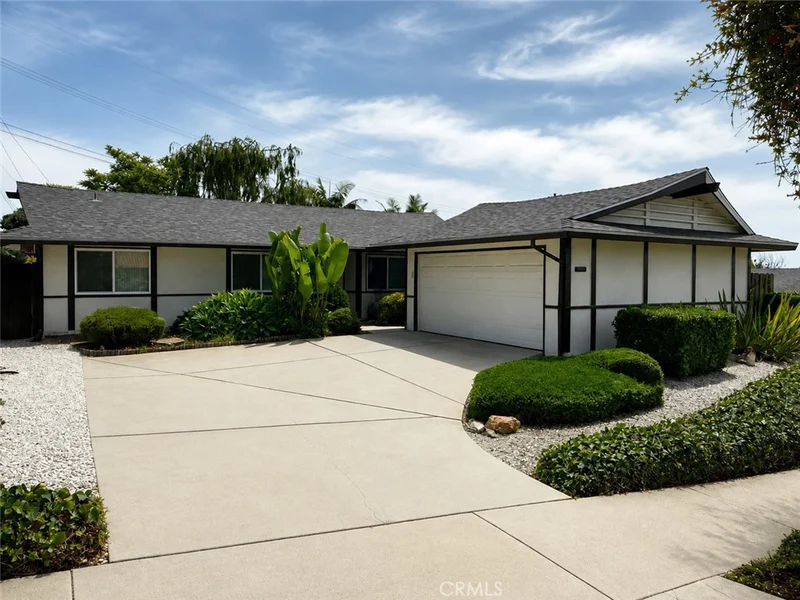 7016 Lofty Grove