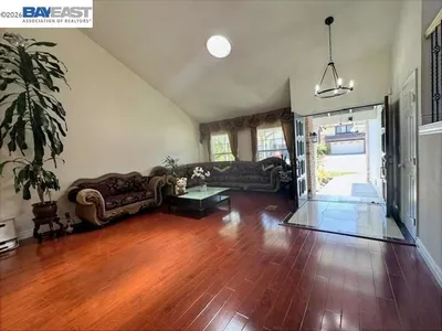 24354 Chandler Rd photo 2