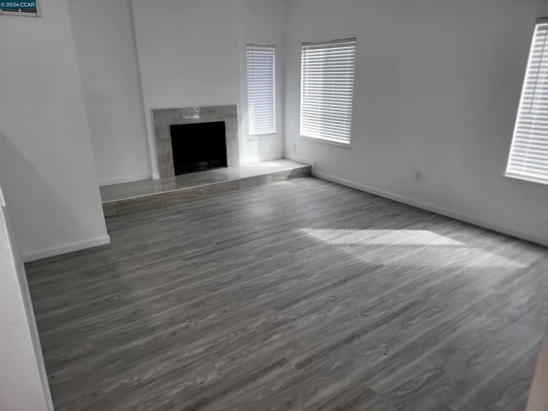 4001 Mozart Dr photo 2