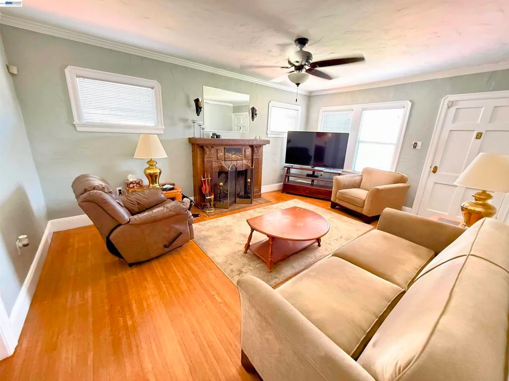 Interior 3