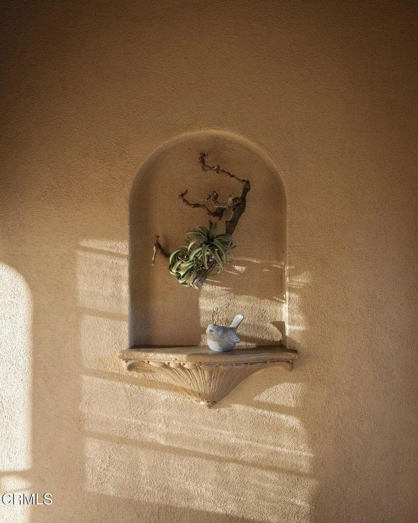 Interior 3