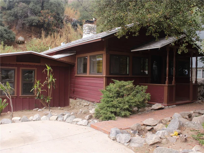 705 Brookside