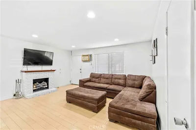 15351 Orange Ave 8 photo 2