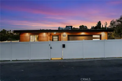 5150 Campo Road photo 2