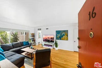 1330 N Crescent Heights Boulevard 16