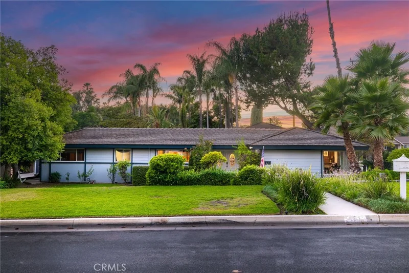451 N Baldy Vista