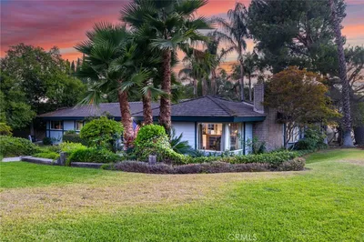 451 N Baldy Vista photo 2