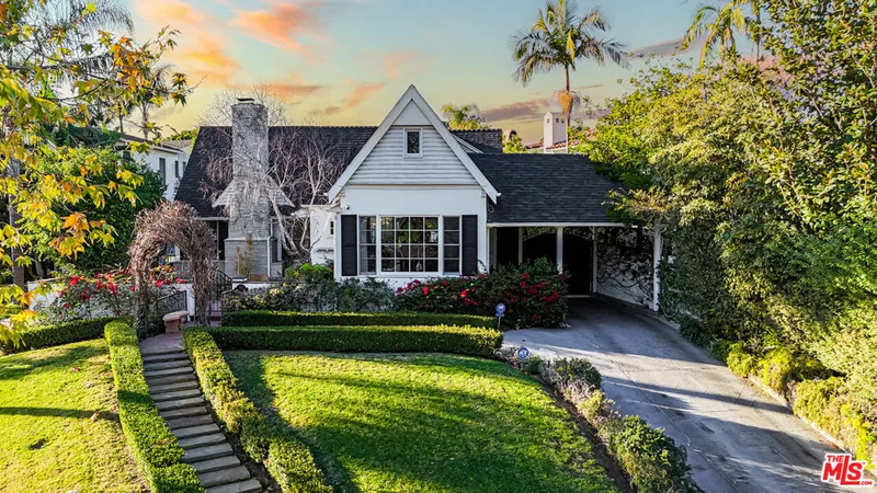 863 Manning Avenue