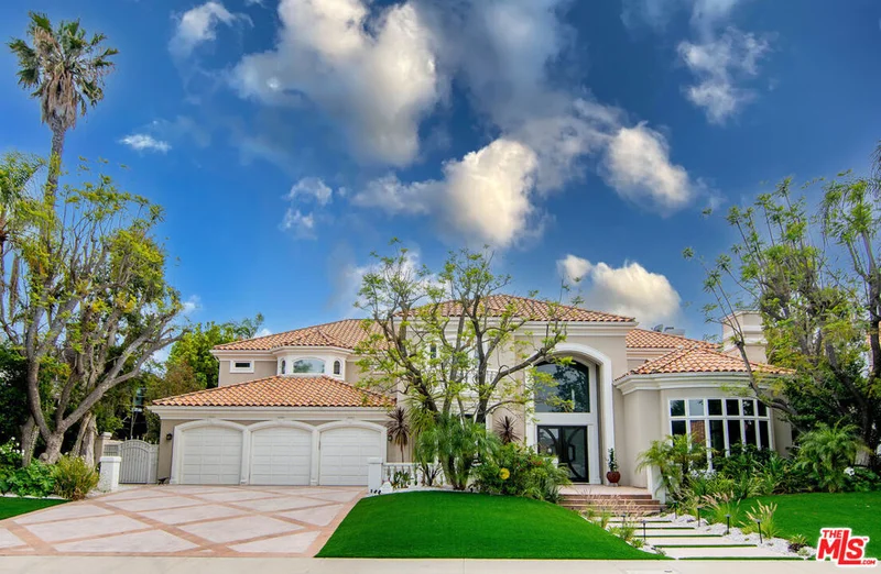 25522 COLETTE Way photo 2